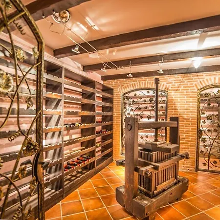 Romana فيلة Barat (Porec)