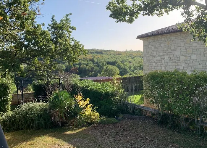Romana Villa *